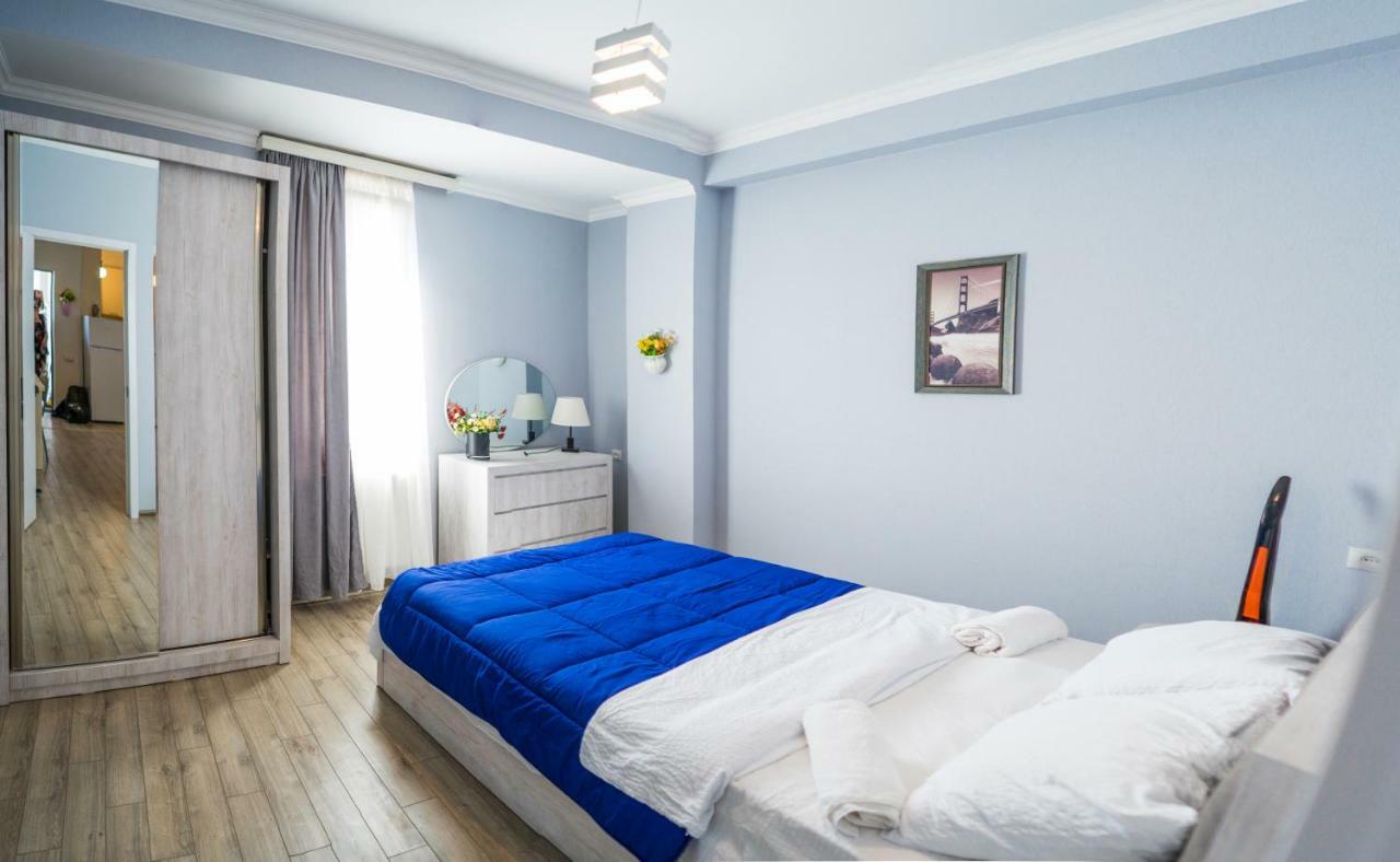 Tatias Apartments In The Downtown Tbilisi Exterior photo